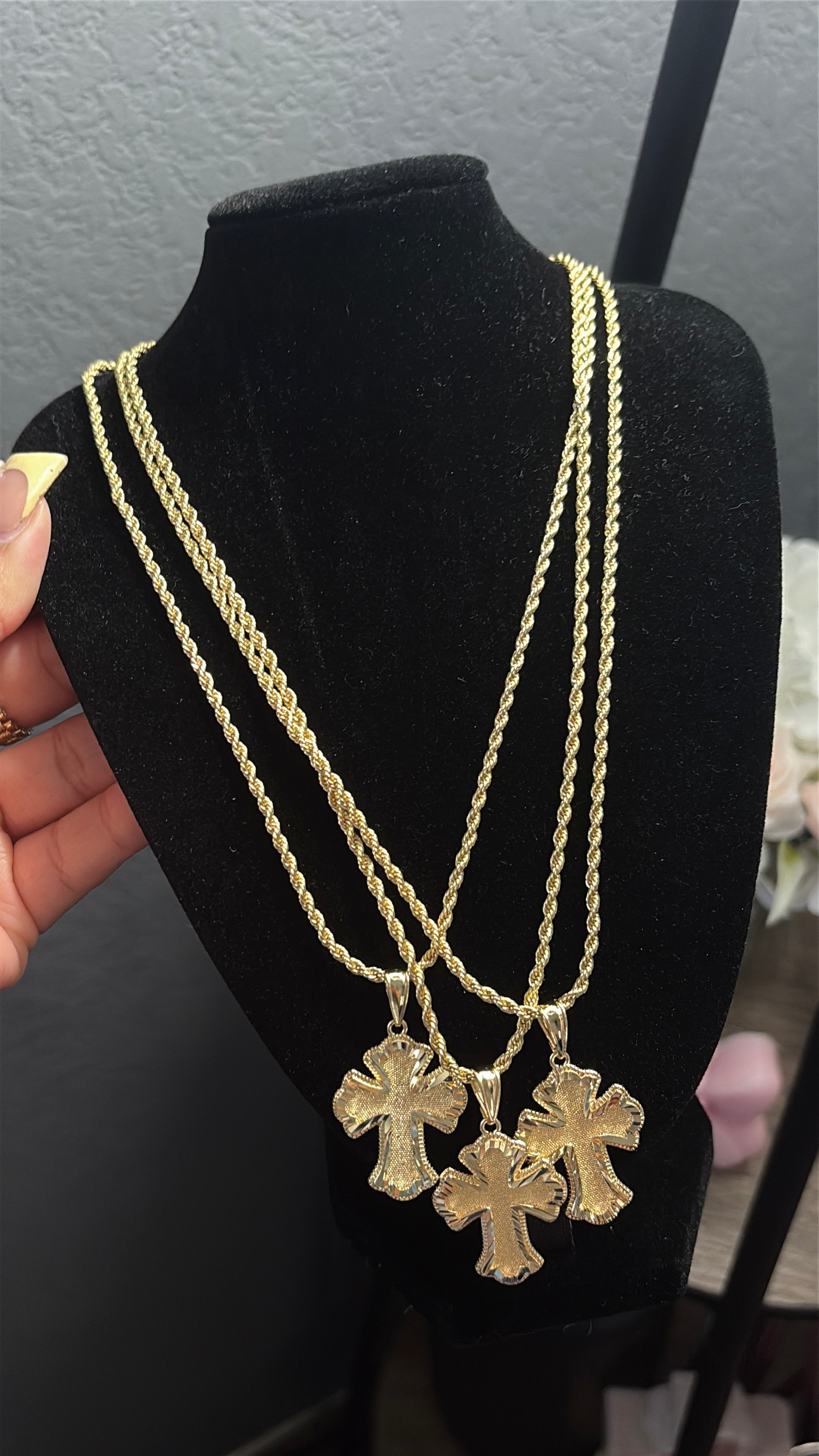 CROSS NECKLACE
